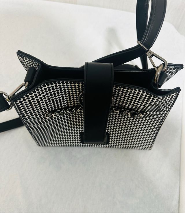 bandolera negra pequeña