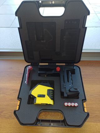 NIVEL LASER DE LINEAS - VERT/HORIZ - ROJO - NUEVO