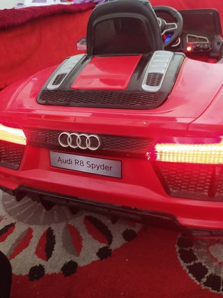 Coche eléctrico de niño