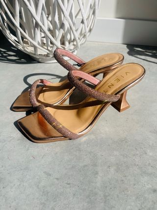 Sandalias piel brillantes 38 NUEVAS
