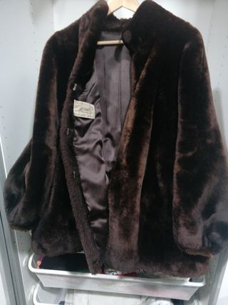 Abrigo de piel de mutton marrón