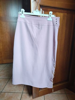 Longuette rosa con spacco sul fianco