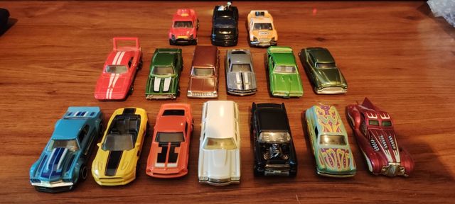 PACK DE 16  HOT WHEELS