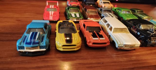 PACK DE 16  HOT WHEELS