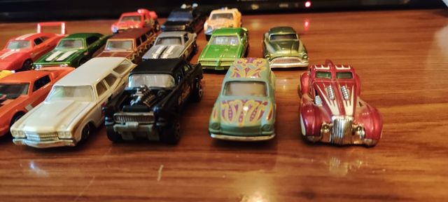 PACK DE 16  HOT WHEELS