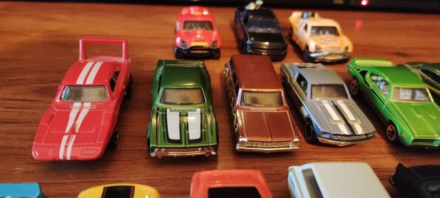 PACK DE 16  HOT WHEELS