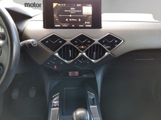 DS Automobiles DS 3 BlueHDi 73 kW Manual CONNECTED CHIC