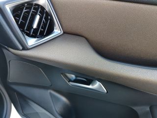 DS Automobiles DS 3 BlueHDi 73 kW Manual CONNECTED CHIC