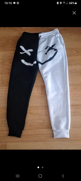 2 pantalón pijamas y pantalón chándal.