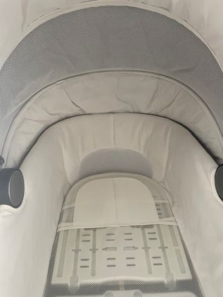 Capazo bebé Inglesina Áptica con patas de soporte