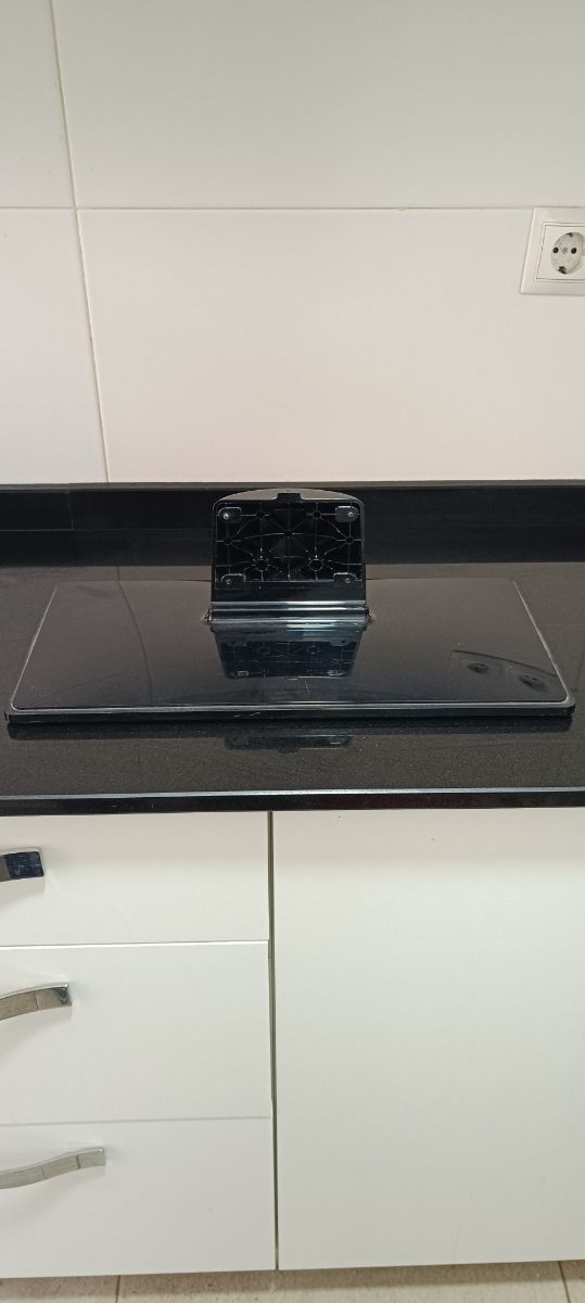 Peana per televisori OKI 40 pollici