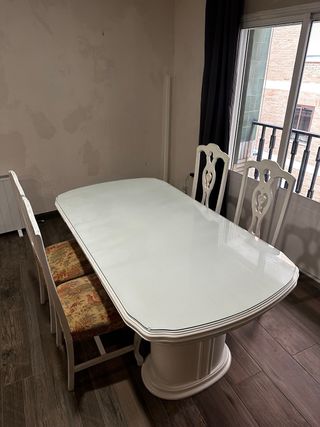Mesa (vendida) solo 6 sillas