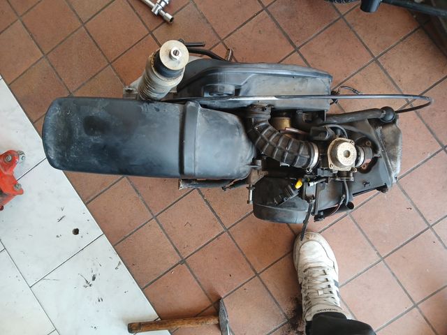 Blocco piaggio liberty 125 4t 2002