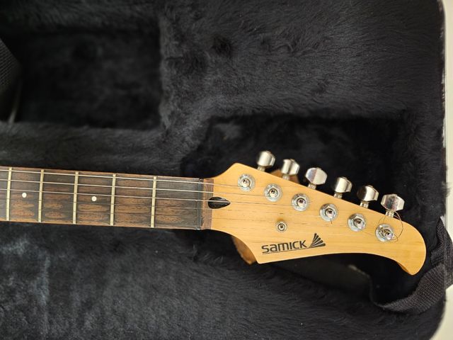 Guitarra eléctrica samick