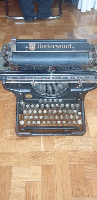 Maquina de escribir underwood