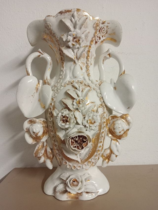 Vaso in ceramica Parigina del XIX secolo