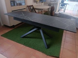 MESA DE COMEDOR EXTENSIBLE DE VANGUARDIA