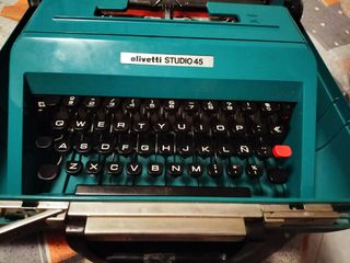 Maquina de escribir olivetti STUDIO 45