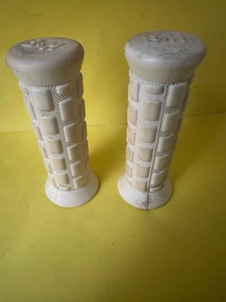 Pedales y manguitos y manetas frenos