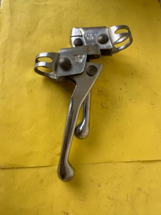 Pedales y manguitos y manetas frenos