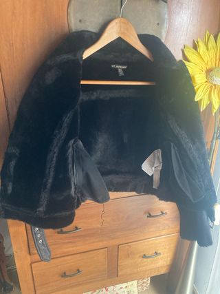 Cruzada mujer negra corta zara muy calentita