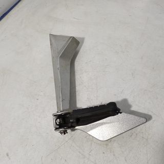 Estribera de pasajero lado izquierdo KTM 390 Duke