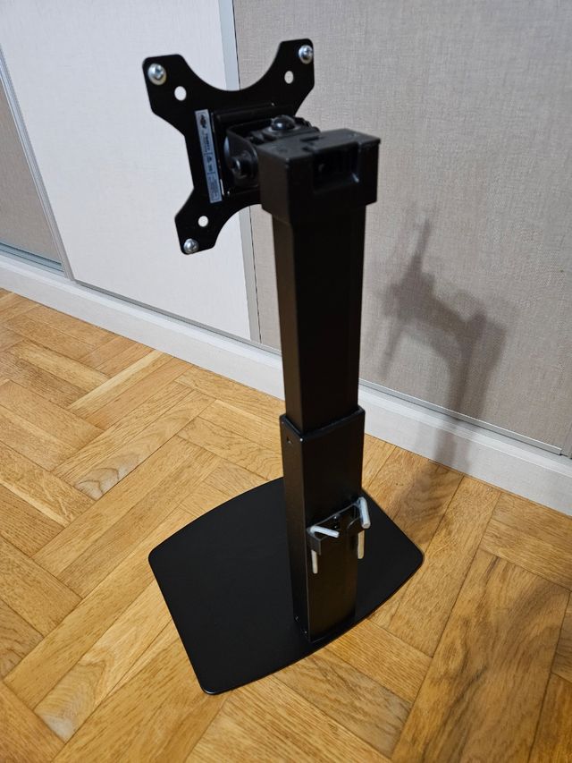 Soporte VESA regulable