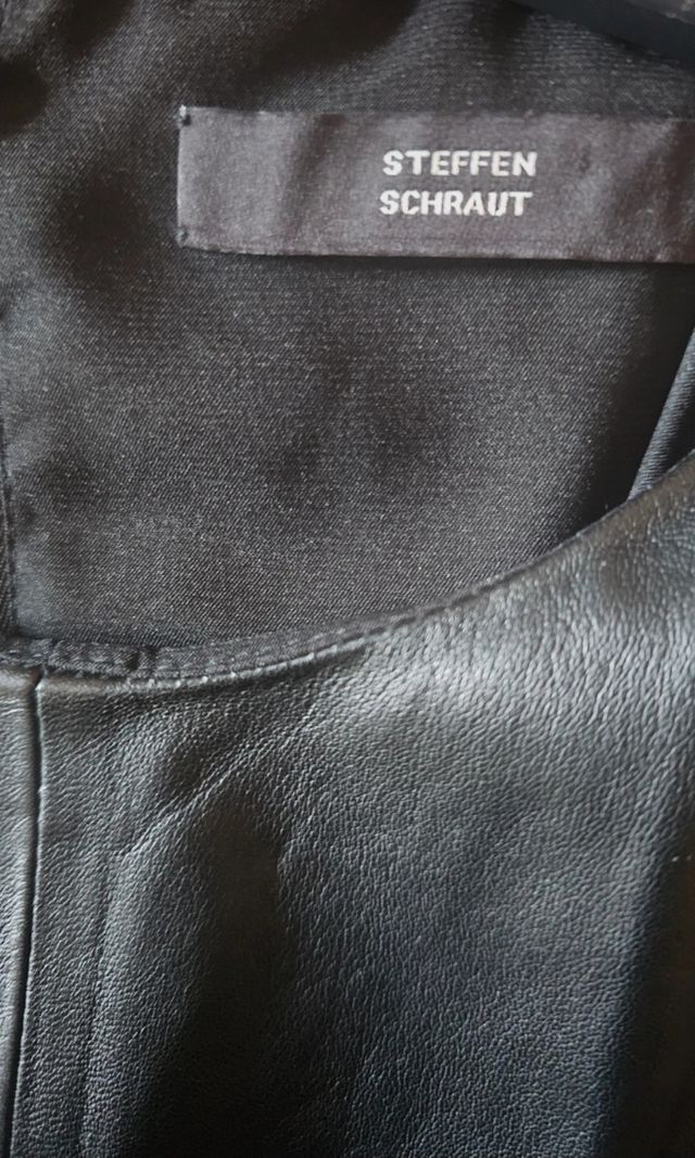 Vestido de cuero negro