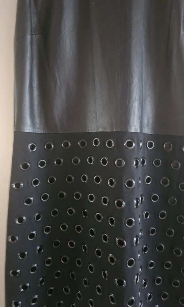 Vestido de cuero negro