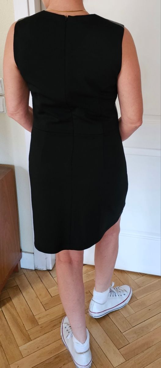 Vestido de cuero negro