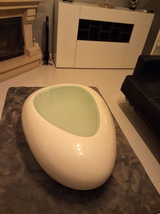 Mesa de apoio com design e luz embutida