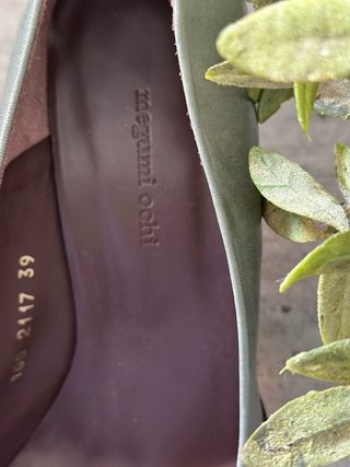 Zapatos salon negros y gris verdoso