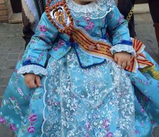Traje de fallera niña