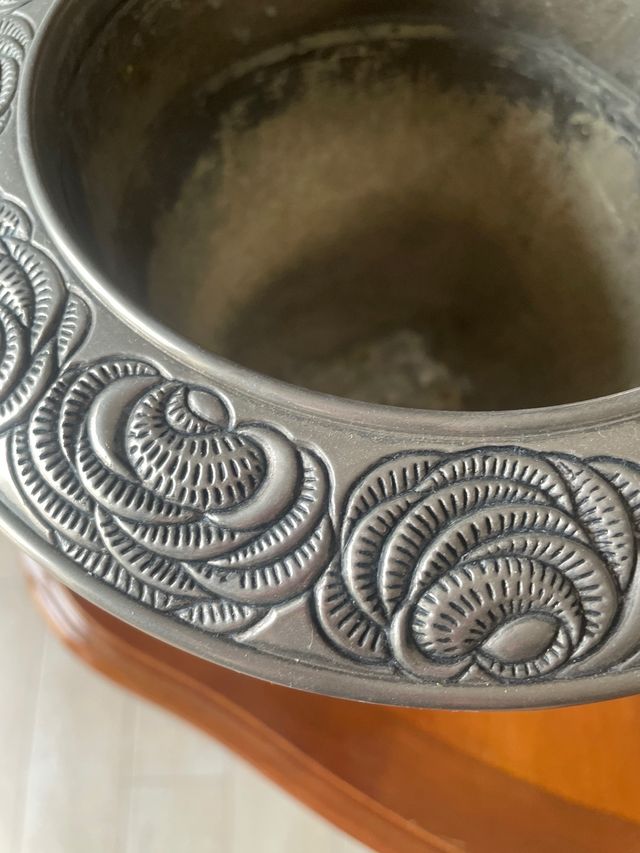 Vaso Vintage intagliato ai bordi