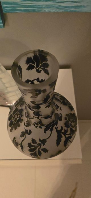 Jarra transparente com flores