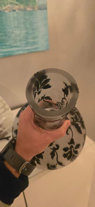 Jarra transparente com flores