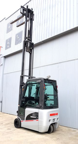 CARRETILLA ELECTRICA CABINADA TRIPLE 2000 KG