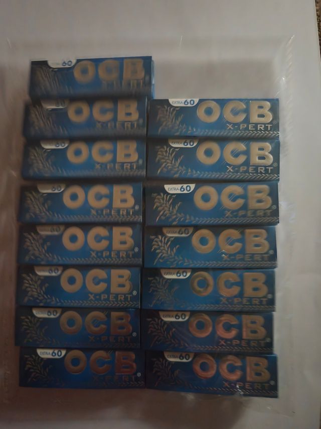 Papel tamaño pequeño para hacer cigarros