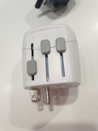 2 ADAPTADORES DE VIAJE