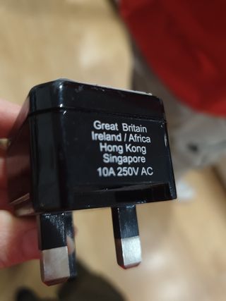 2 ADAPTADORES DE VIAJE