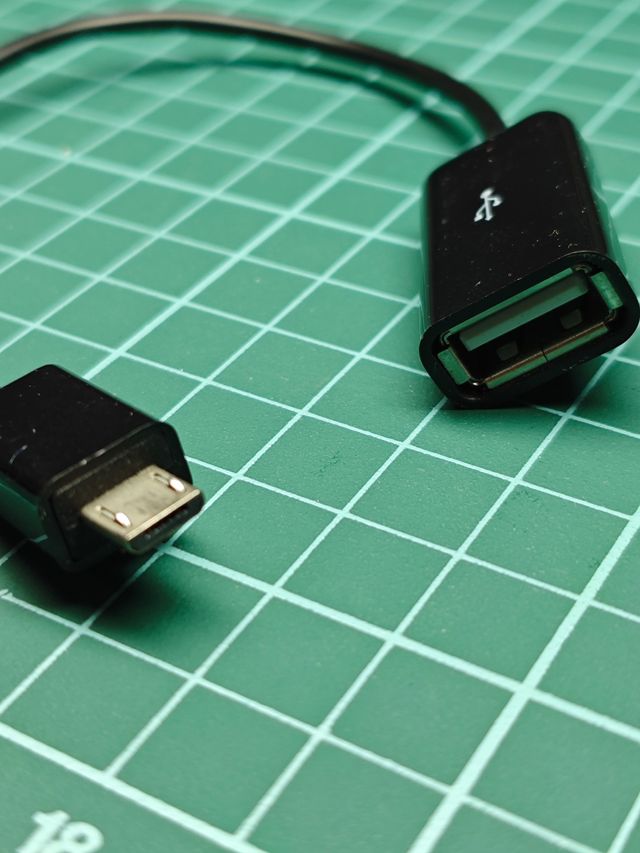 Cable adaptador micro USB a USB