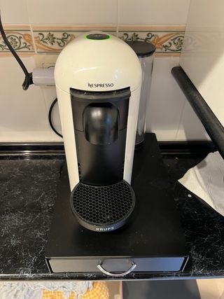 Cafetera nespresso vertuo plus