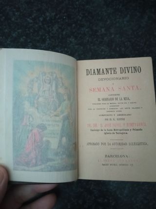 Libro pequeño antiguo
