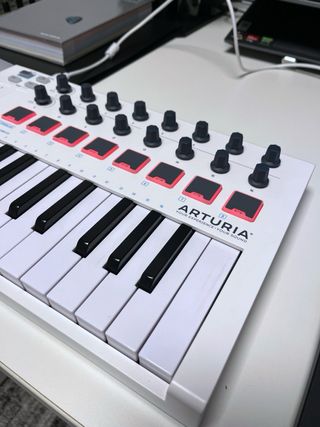 Teclado MIDI  Arturia Minilab MK2