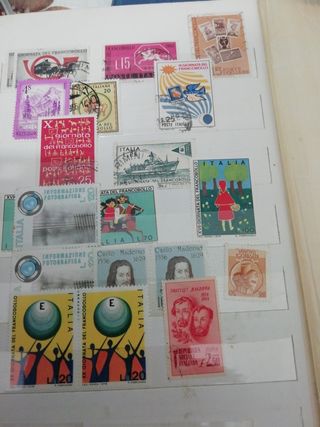 collezione di 260 francobolli italiani