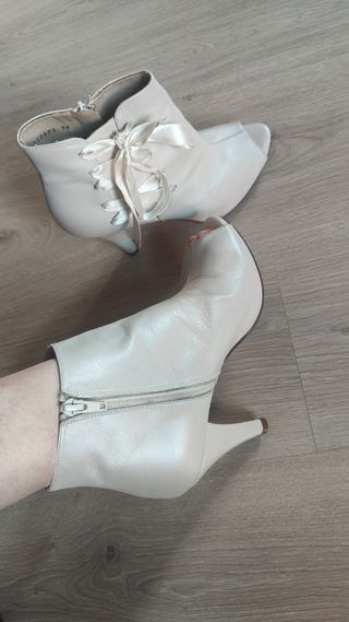 Botines LODI piel novia blanco roto satinado 38