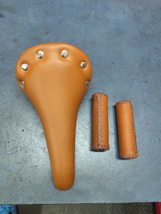 Asiento y puños bicicleta 