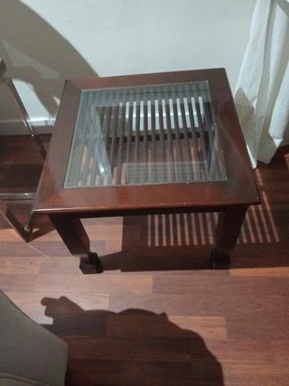 Mesa auxiliar caoba