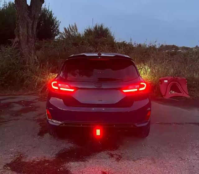 Luz LED de freno difusor trasero.UNIVERSAL