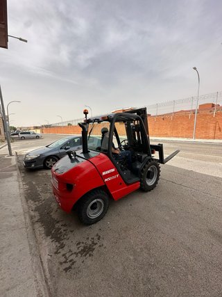 Alquiler carretilla elevadora 3000 kilos Diesel .
